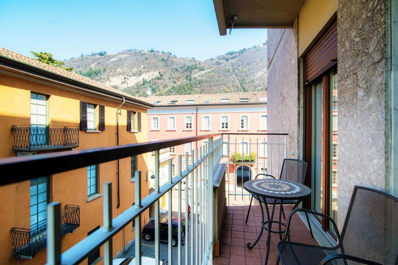 Piazza Roma - The House Of Travelers Como Exterior foto